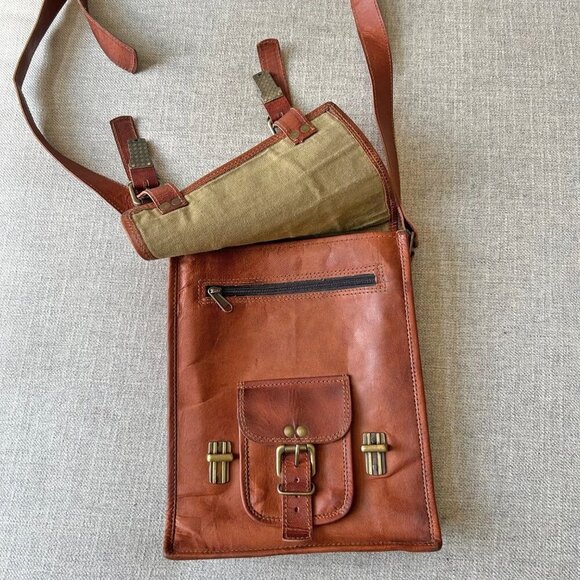 Vintage leather cross body messenger bag brass buckles Men's - Picture 4 of 16